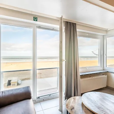 Apartamento In With Seafront View, Cleaning Included Koksijde